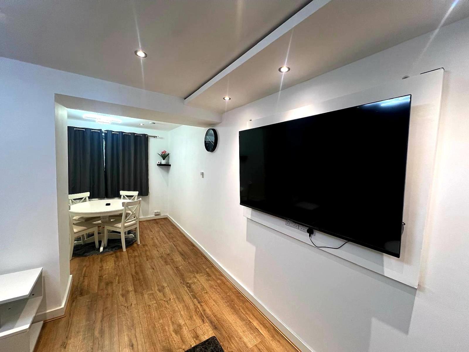 House Hundy Apartment Манчестър Екстериор снимка